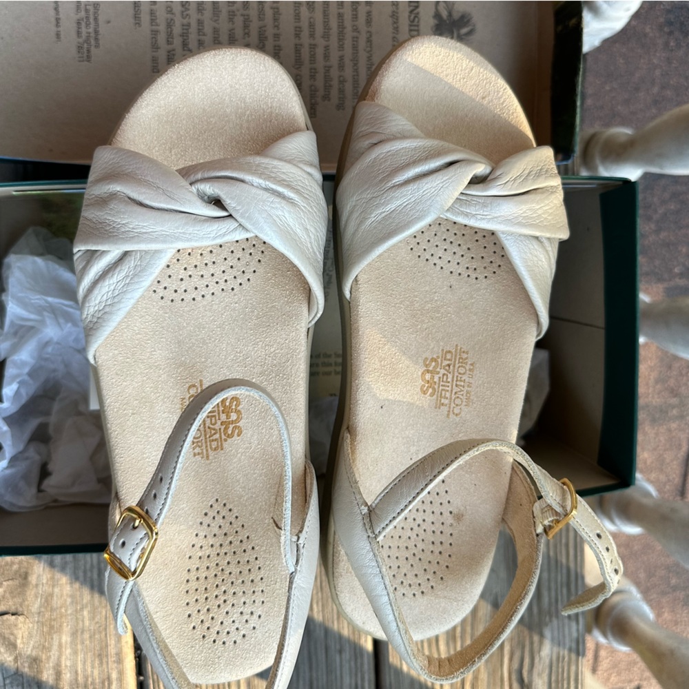 Sz 7.5W SAS Sandles Style Snuggle Up In Pearl Bone Brand New
